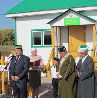 В священный Курбан-байрам в районе открылись сразу две мечети