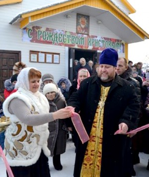 При Свято-Никольском храме с. Раевский открылся пункт раздачи вещей гуманитарного центра Башкортостанской митрополии